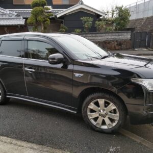 黒いアウトランダーPHEV GG2Wの外観