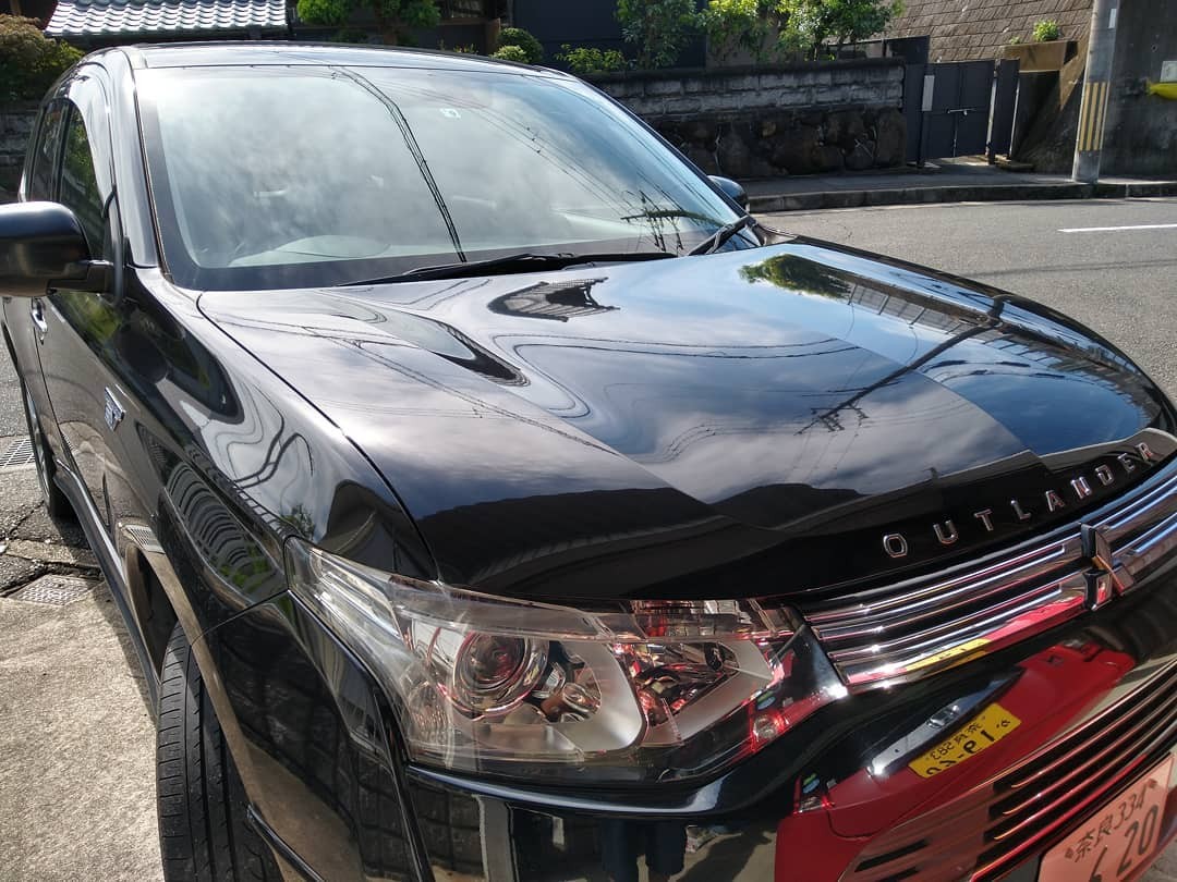 引き取られていく日の、黒いアウトランダーPHEV