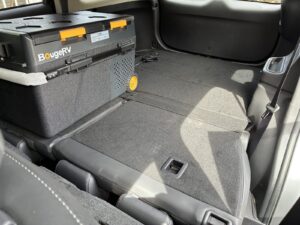 アウトランダーPHEV GG3Wのフルフラット空間を荷室側から見たところ