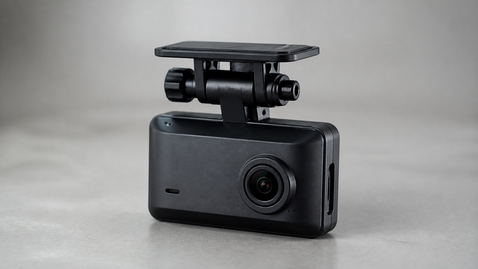 zdr027 zdr018 違い コムテックの前後2カメラドラレコ「ZDR027」と「ZDR018」の基本スペック比較